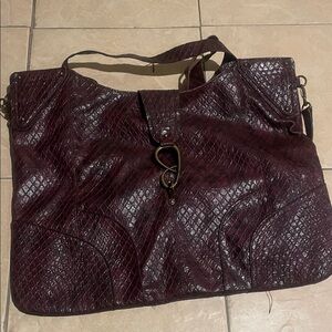 Jessica Simpson, beautiful croco  embossed 
Elegant Burgundy Women's Bag l